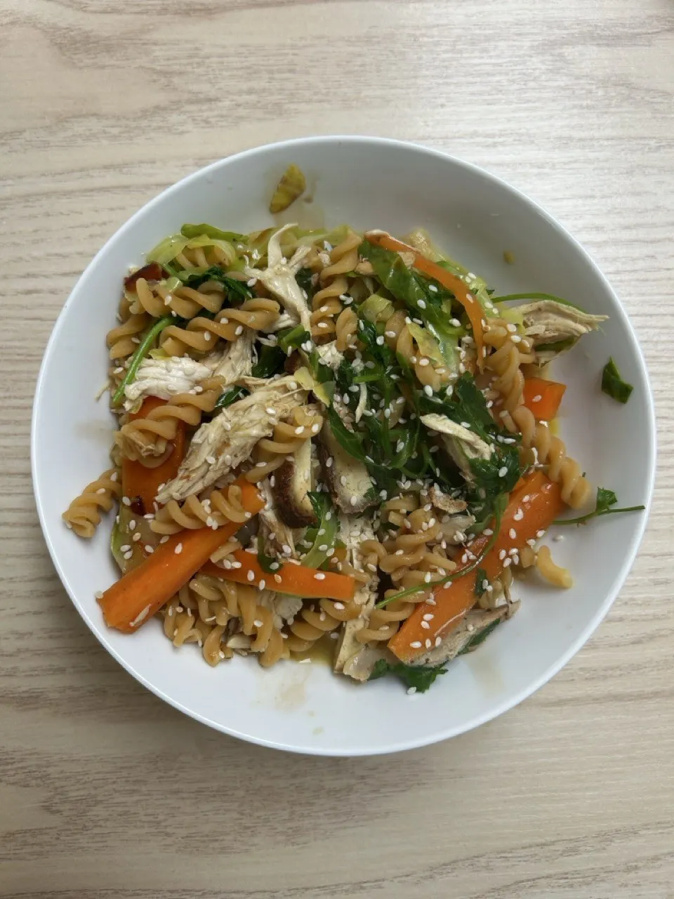 Wholemeal pasta with chicken and veg