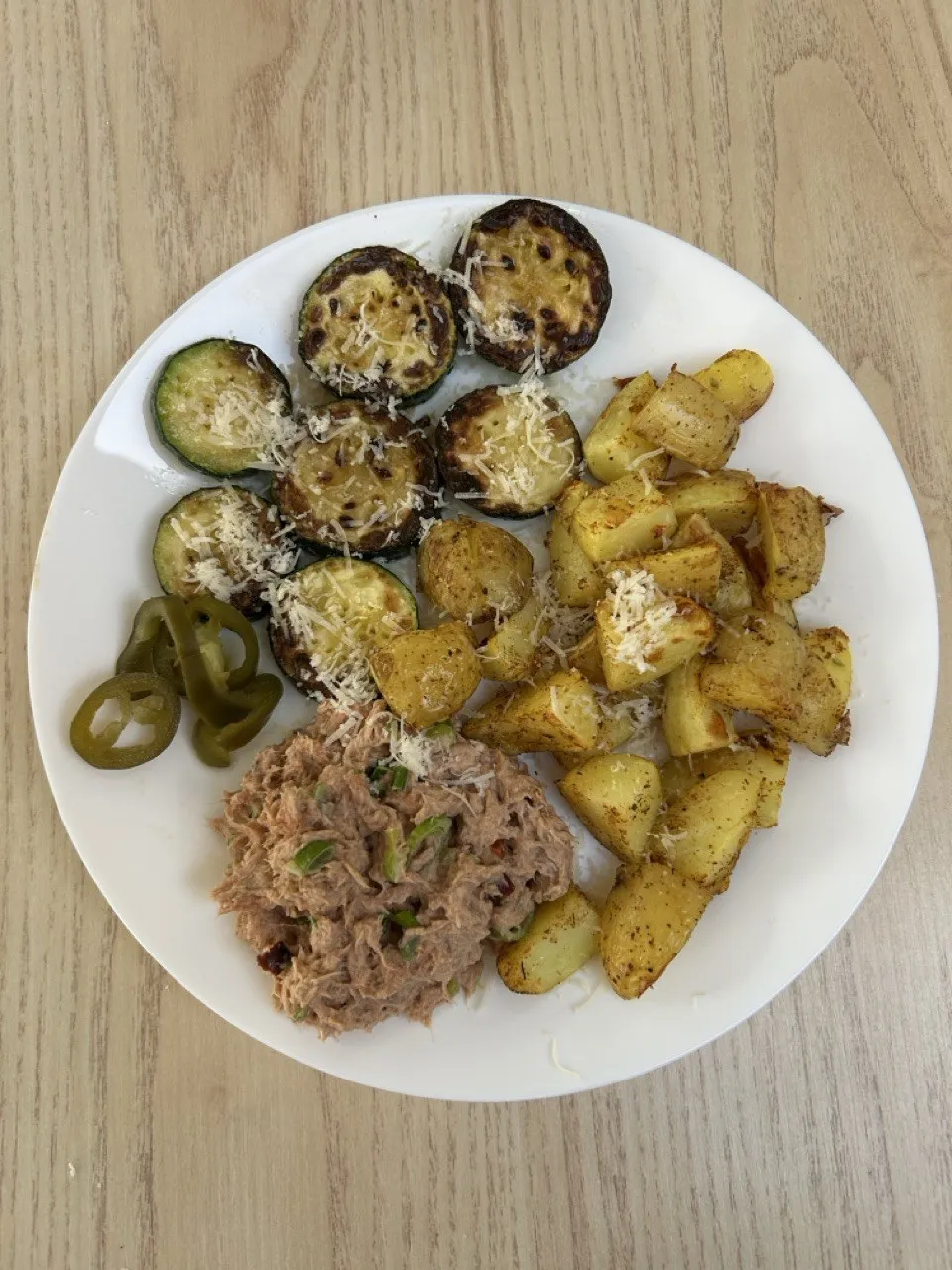 Tuna, potatoes and courgette